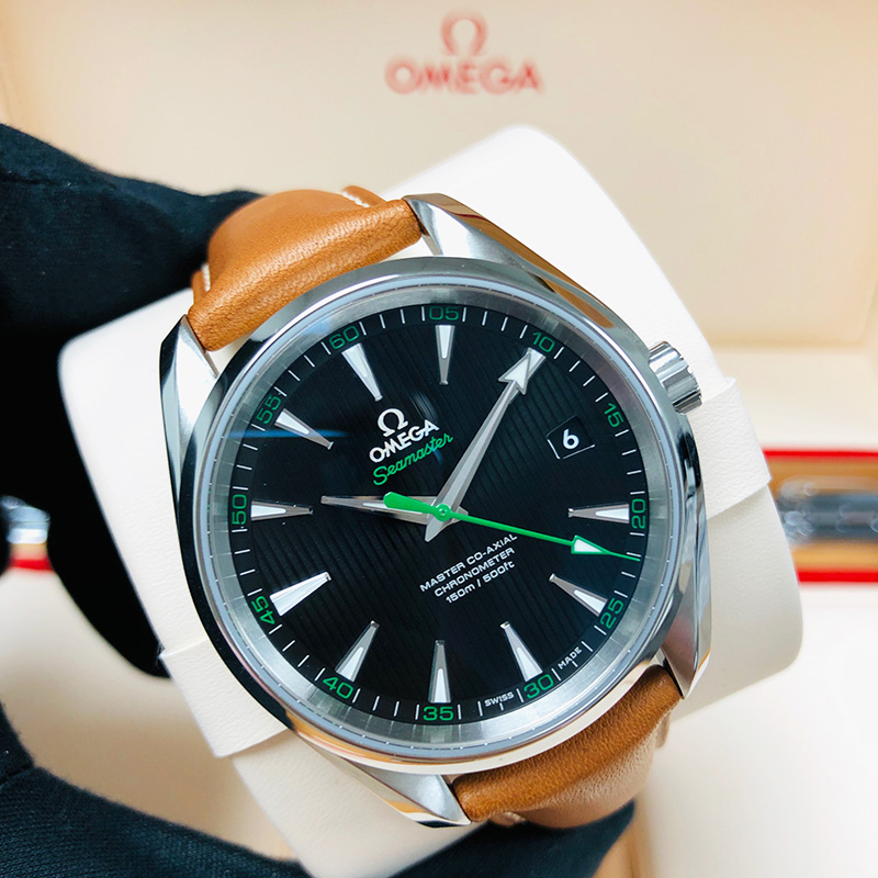 1.Omega Hippocampus Series Mechanical Men's Replica Watch 231.12.42.21.01.003